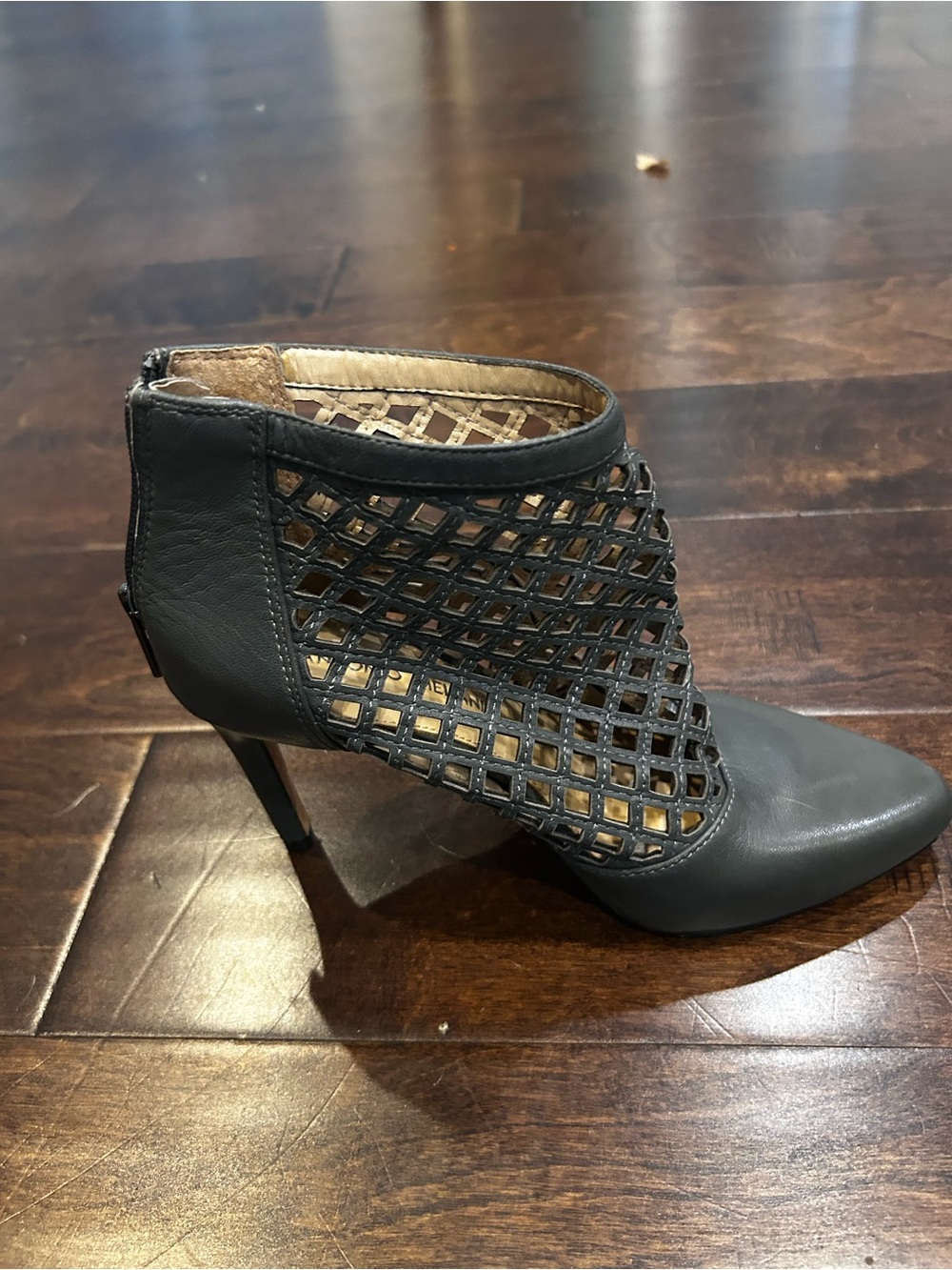 NEW! ANTONIO MELANI
•LATTICE CUT ANKLE BOOTS - Picture 3 of 3
